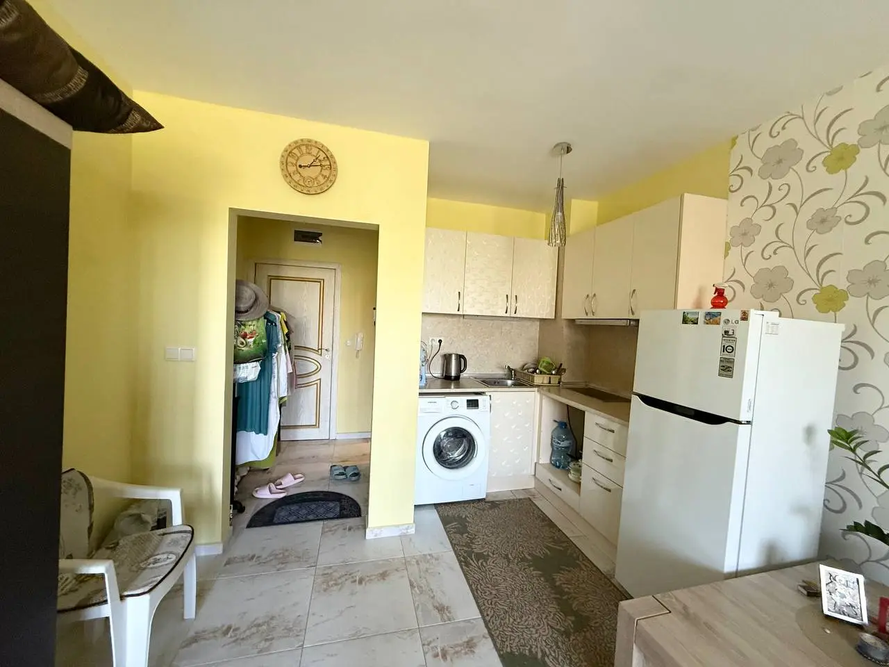 Студия в комплексе Flora Beach Resort