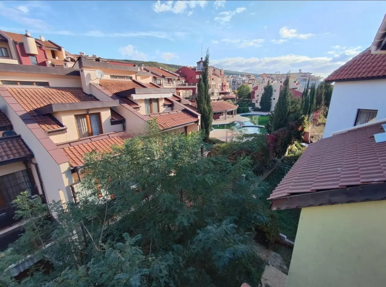 Двухкомнатная квартира в жилом доме, Святой Влас