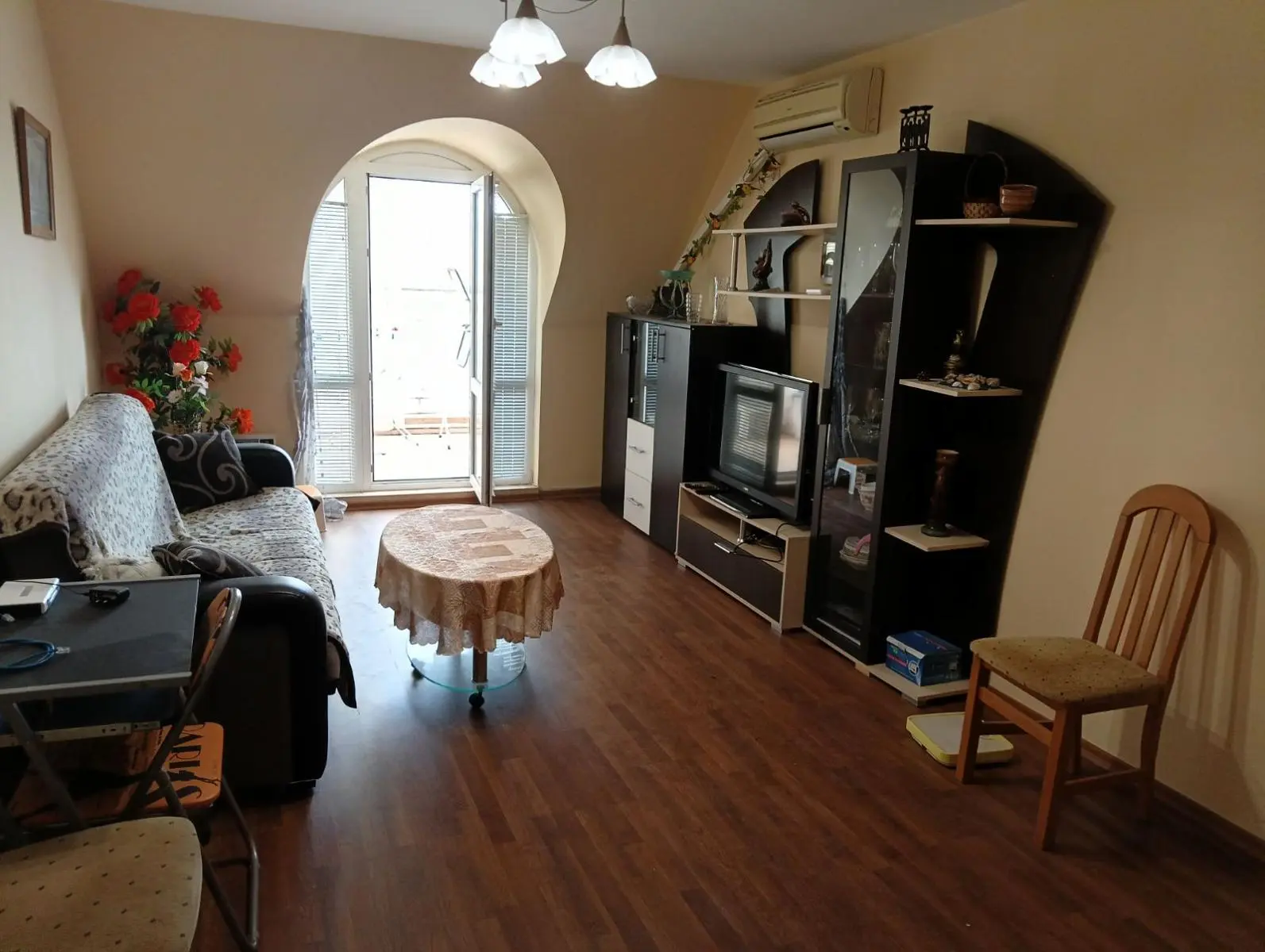 Трехкомнатная квартира в жилом доме, Бургас