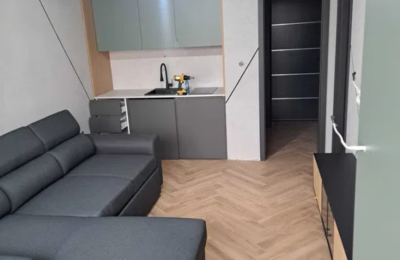 Двухкомнатная квартира в жилом доме, Равда