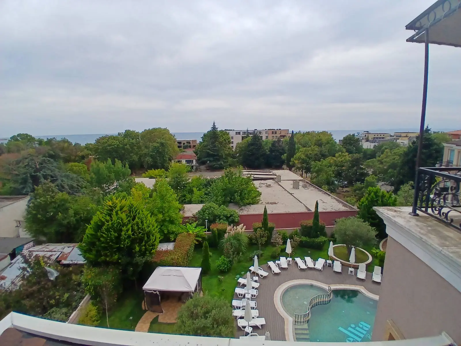 Трехкомнатная квартира в комплексе Mellia Resort 9