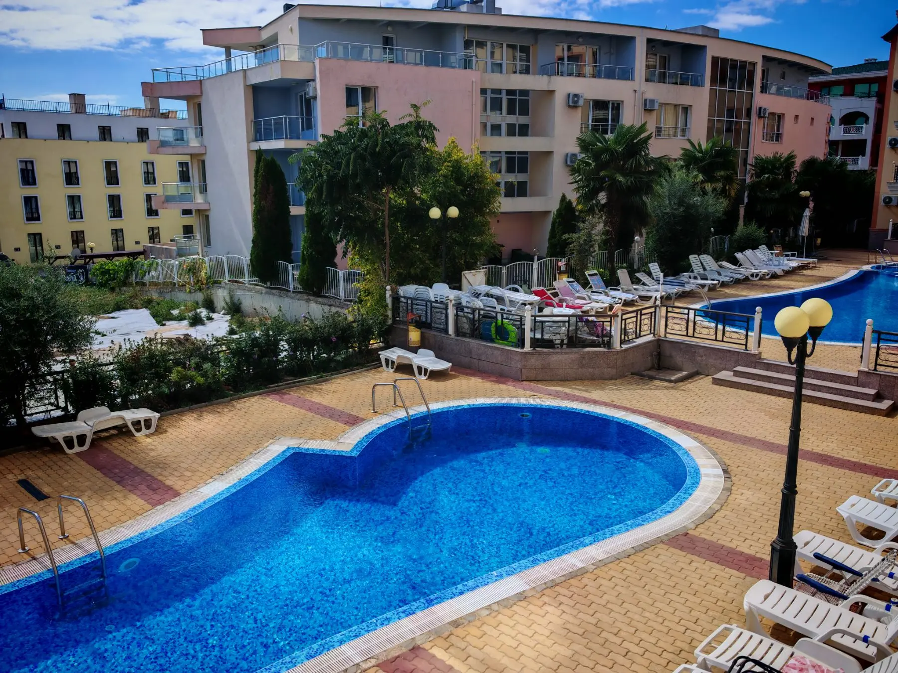 Двухкомнатная квартира в комплексе Радуга 2