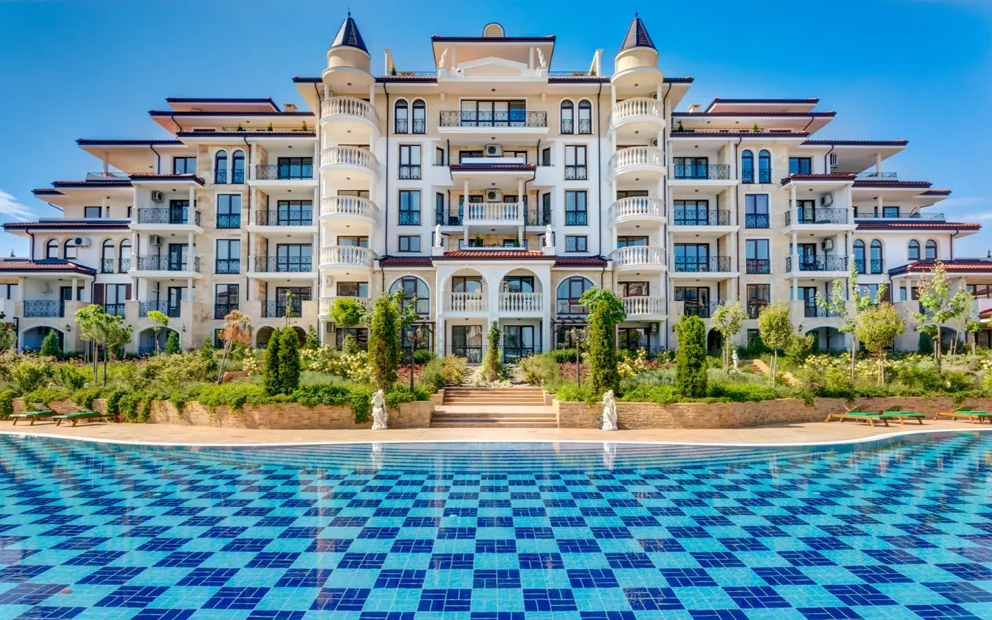 Трехкомнатная квартира в комплексе Poseidon